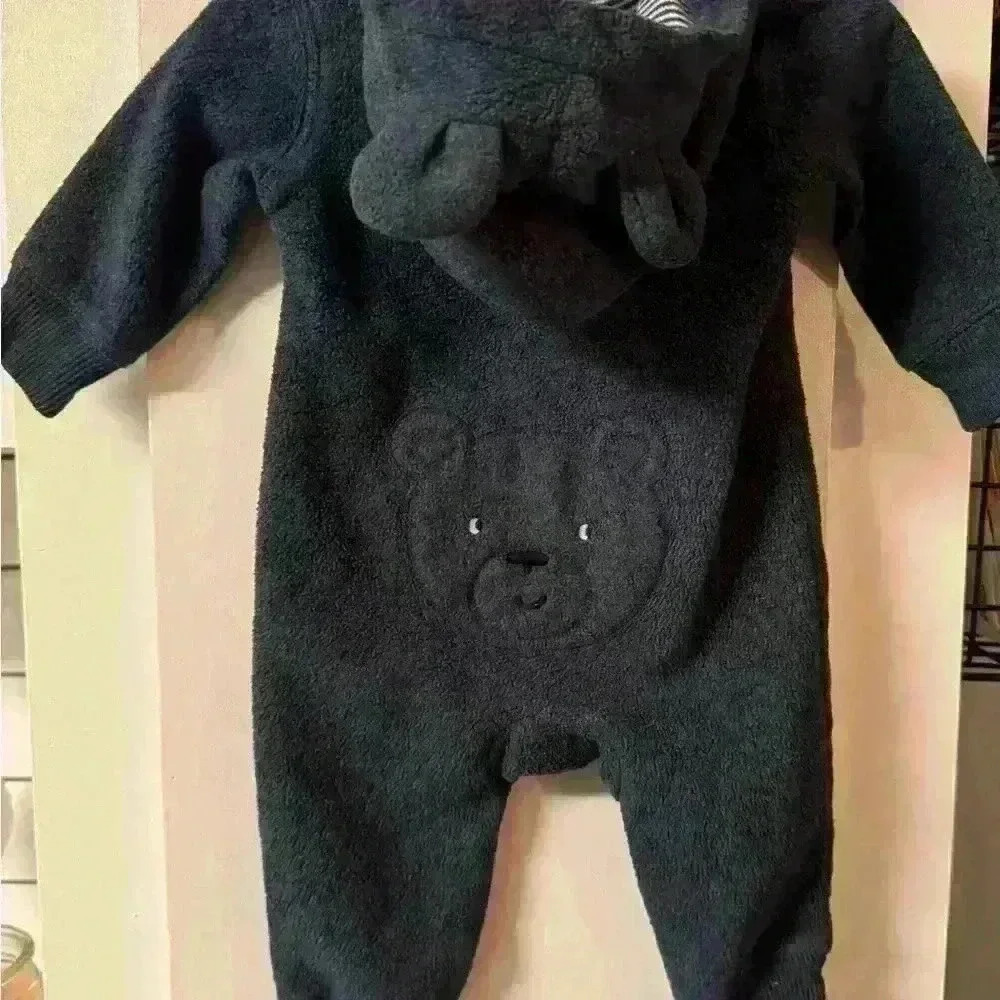 Carters size 3m fleece outfit with a hood. The hood has the cutest  ears EUC - Picture 3 of 3